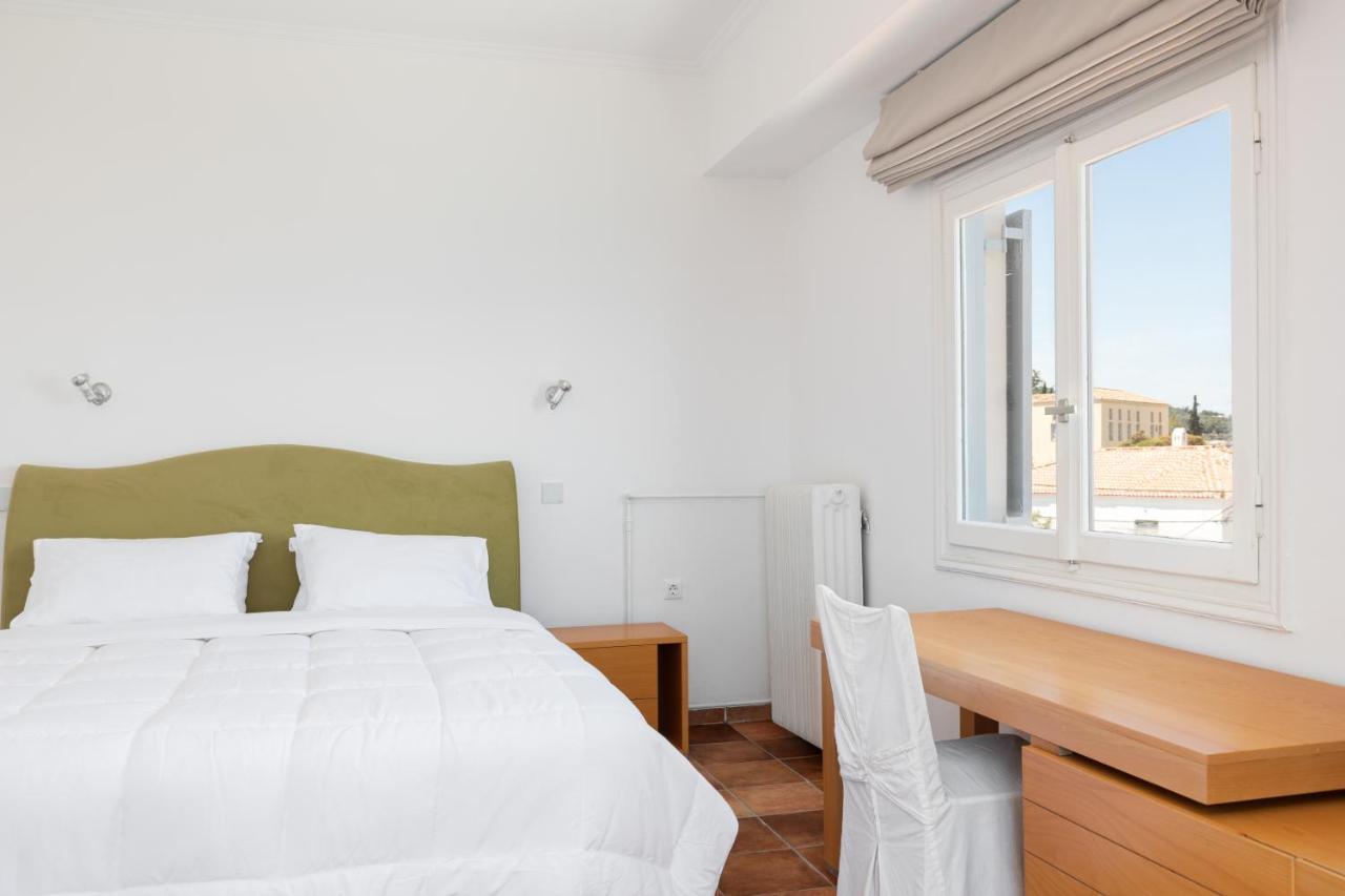 Hotel Roumani Спетсес Экстерьер фото